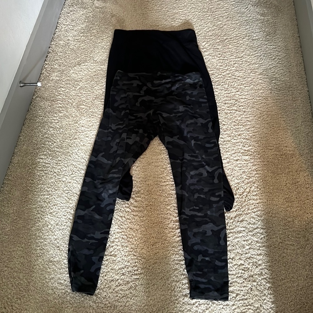 Super soft express leggings in size M. Black and black camo pair sold together